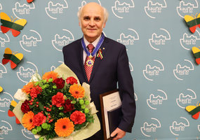 Prof. Dr. Pranas Viškelis was awarded the first level honor mark of Kaunas district - 1