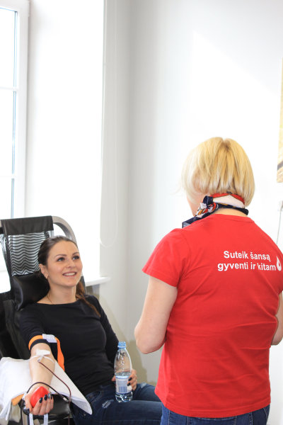 LAMMC kraujo donorystės akcijoje nestigo šypsenų ir norinčiųjų dovanoti 