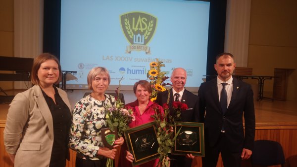 LAMMC mokslininkams suteikti Lietuvai nusipelniusių agronomų ir LAS Garbės narių vardai 